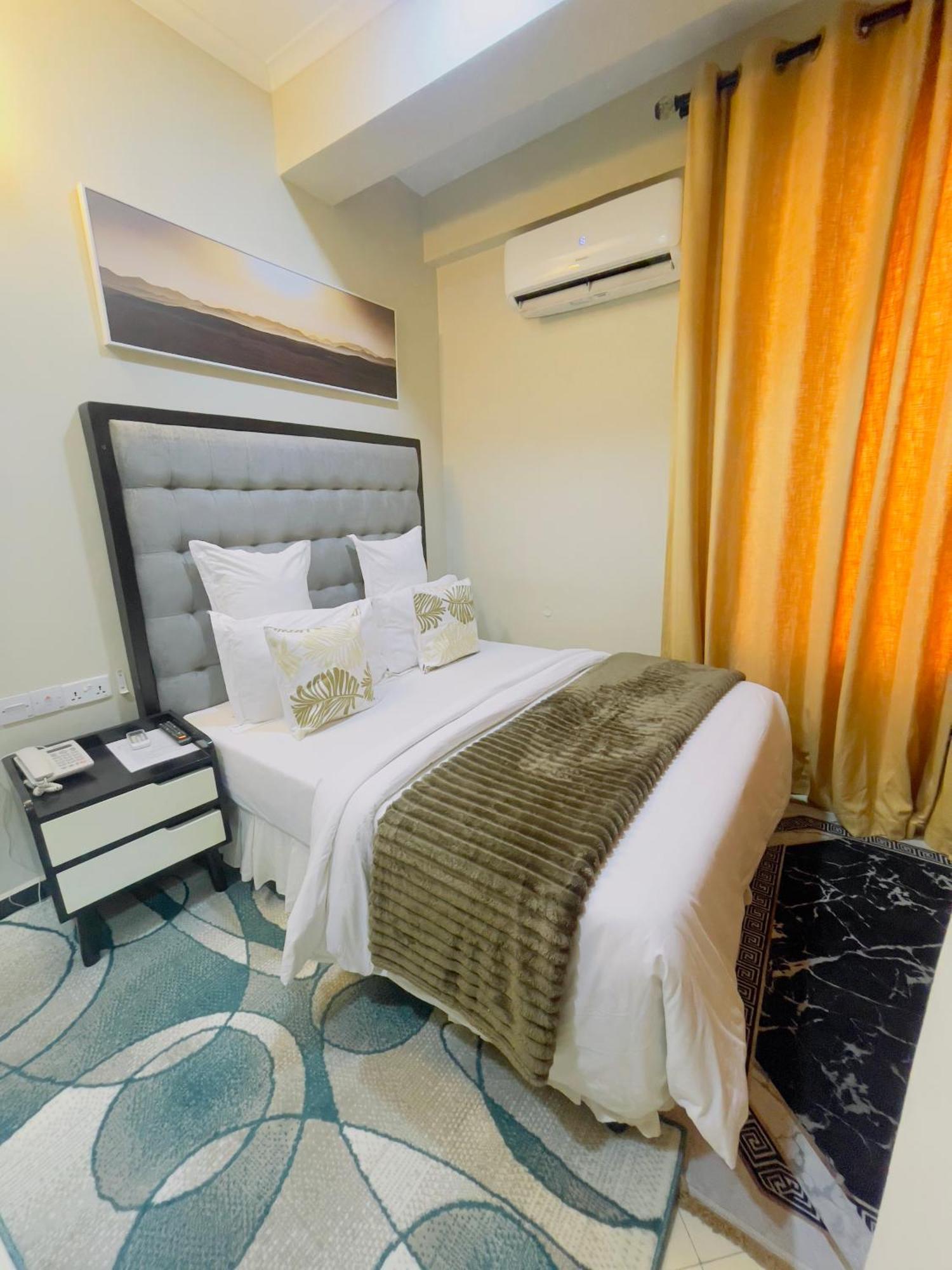 Diary Hotel Dar es Salaam Exterior photo
